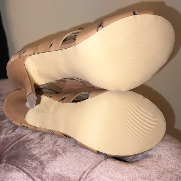 Shoemint Elizabeth Tan Heeled Sandals - Picture 6 of 8